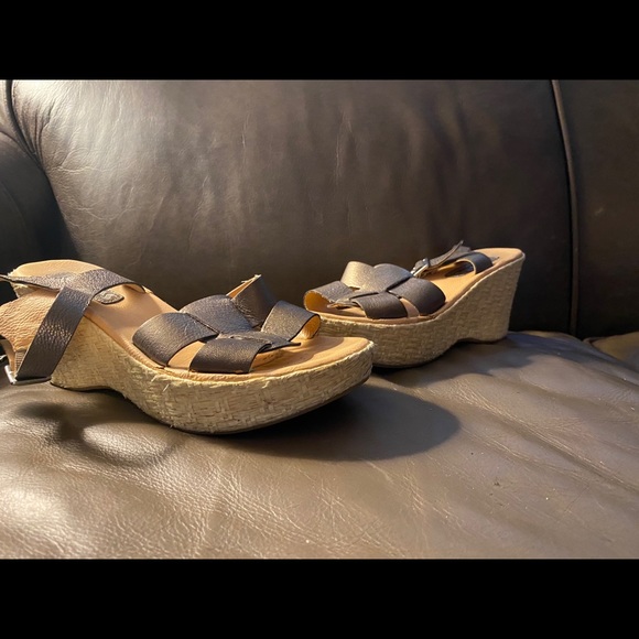 Korkease bronze leather sandals. - Picture 3 of 5